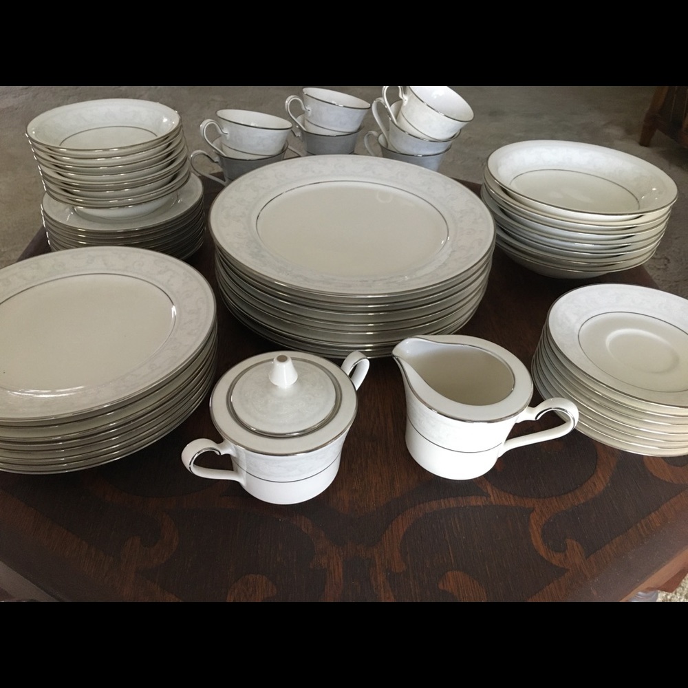 Noritake (Trudy) Table Set